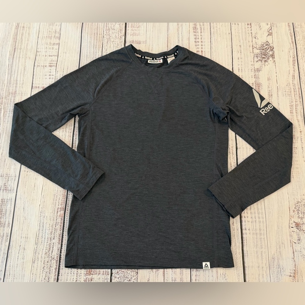 Reebok Workout Ready Women S. Heathered Gray Long Sleeve Shirt Reflective Logo